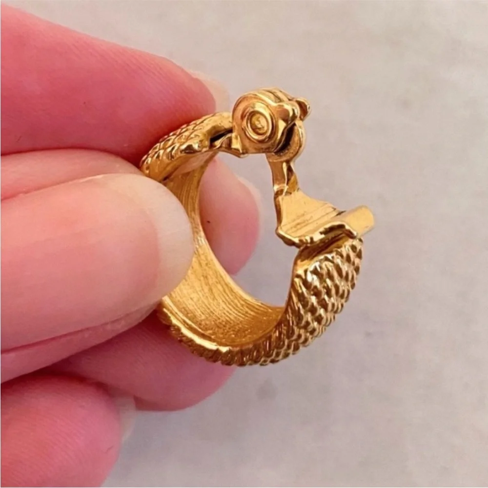 VTG Monet Textured Gold Tone Hoop Single Earring Clip On Monet